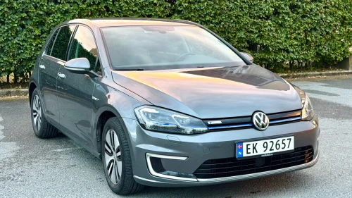 VOLKSWAGEN GOLF Lav km-stand / Nye dekk og bremser / R.kamera