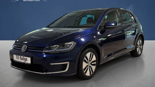 VOLKSWAGEN GOLF (basismodell) ACC,Carplay,Navi, 300KM