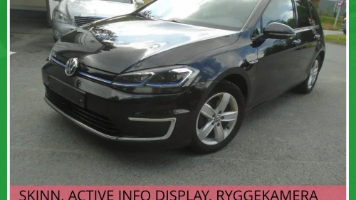 VOLKSWAGEN GOLF 136 HK 300 KM SKINN, NY I NORGE, BATTERIGARANTI, 2 EIER
