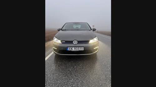 VOLKSWAGEN GOLF 136hk || 300km | Navi | Ryggekamera | ACC | velutstyrt