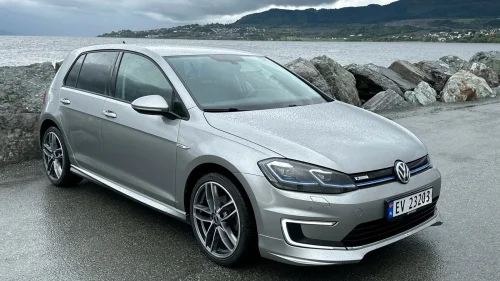 VOLKSWAGEN GOLF E-golf med 18" sommerdekk og oettinger styling
