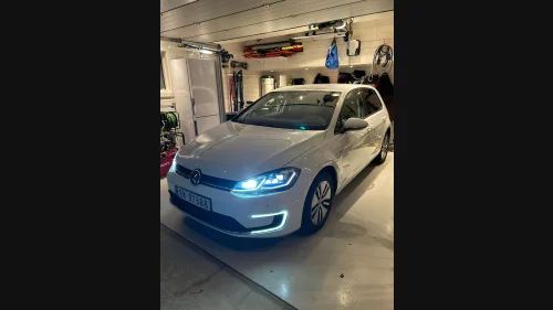 VOLKSWAGEN GOLF Skinn / DynAudio / Ryggekamera / NAF test / Keyless