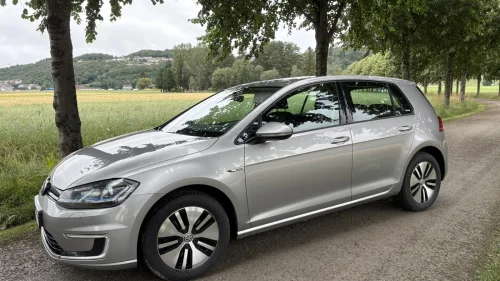 VOLKSWAGEN GOLF e-golf 136hk/ACC/kamera/v-pumpe/carplay/DAB+