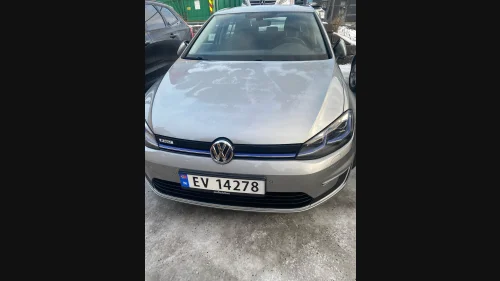 VOLKSWAGEN GOLF 300km