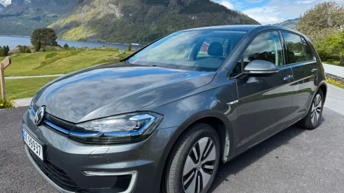 VOLKSWAGEN GOLF eGolf
