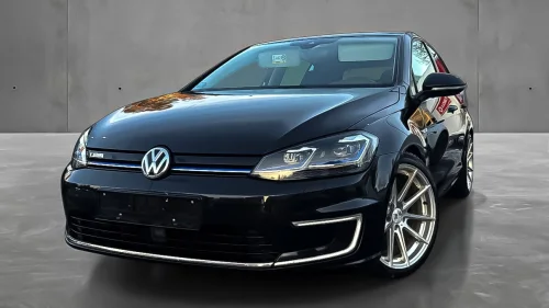 VOLKSWAGEN GOLF e-golf/300km/Navi/Kamera/Dig.Cockpit/Skinn/Sport/Senket