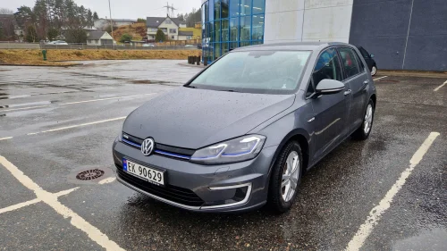 VOLKSWAGEN GOLF