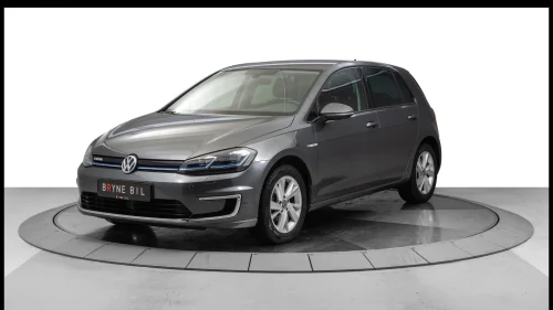 VOLKSWAGEN GOLF E-golf 300 km / Active Info / Ny EU