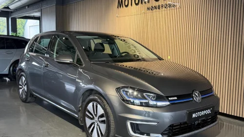 VOLKSWAGEN GOLF E-Golf 232 WLTP / Activeinfo / Kamera / Cruise / LED