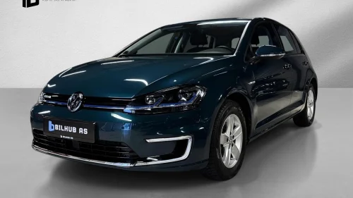 VOLKSWAGEN GOLF 300km. Unik farge Navi ACC Kamera Keyless NyEU ++