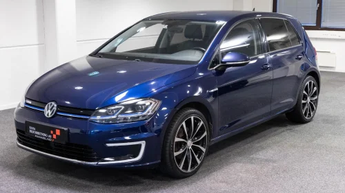 VOLKSWAGEN GOLF e-Golf 136hk/Skinn/Active Info/R.Kamera/12mnd garanti