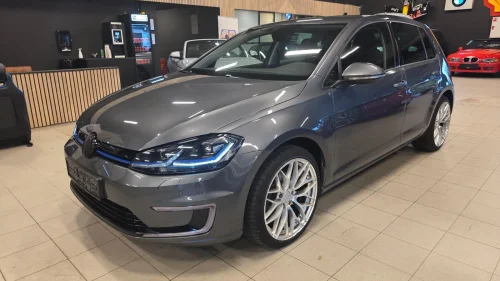 VOLKSWAGEN GOLF AID/SkinnSeter/Navi/ CC/ RyggeKamamera/ Ny eu kontroll