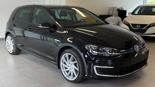 VOLKSWAGEN GOLF e-Golf 300Km Exclusive Skinn DigDis LED Kam ACC Norsk