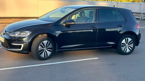 VOLKSWAGEN GOLF 136hk/Skinn/Active info. display/addaptive lys/Cruise