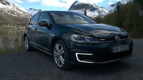 VOLKSWAGEN GOLF E-GOLF,DYNAUDIO,100KW,SKINN,NAVI,CarPlay