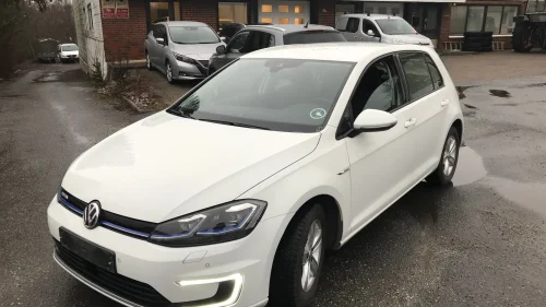 VOLKSWAGEN GOLF AUT NY I NORGE LAV KM VELHOLDT SERVICER  NY EU