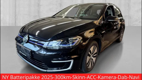 VOLKSWAGEN GOLF NY Batteripakke 2025-300km-Skinn-ACC-Kamera-Dab-Navi