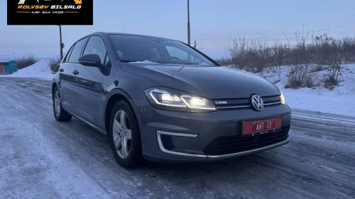 VOLKSWAGEN GOLF 300Km // Skinnseter // Ryggekamera