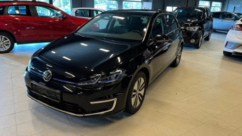 VOLKSWAGEN GOLF Navi / Skinn / ACC / R.Kam / V.Pumpe/ NY EU