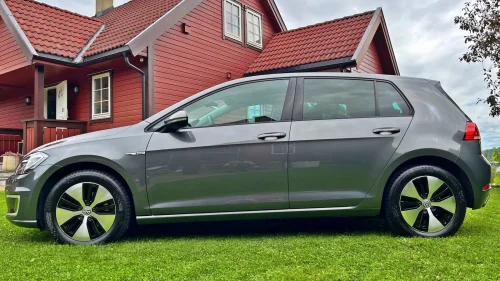 VOLKSWAGEN GOLF eGolf