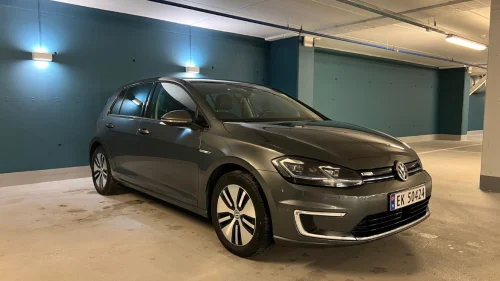 VOLKSWAGEN GOLF Fult utstyrt Exlusive-modell / 35,8 kWt