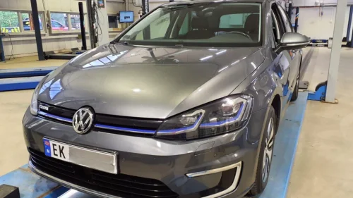 VOLKSWAGEN GOLF GARANTI/V.Pumpe/DYNAUDIO/Navi/CC/Kamera/Keyless/ AID