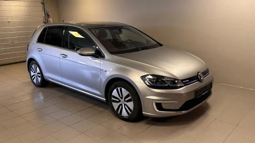VOLKSWAGEN GOLF 136hk. Active info, Dyn Audio, Acc....pent holdt bil.