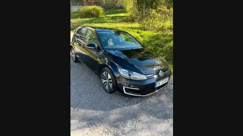 VOLKSWAGEN GOLF e-Golf Exclusive med 300km rekkevidde
