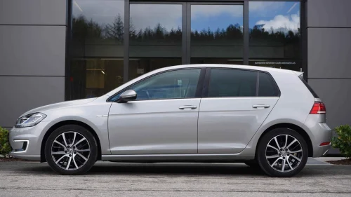 VOLKSWAGEN GOLF Executive