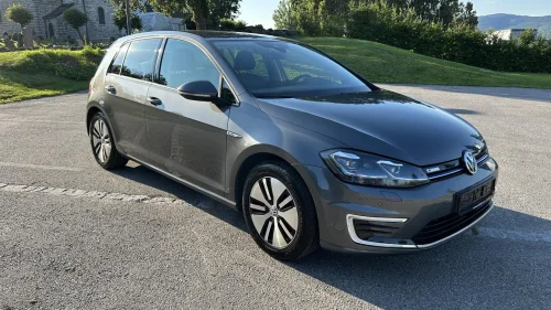 VOLKSWAGEN GOLF 300KM WLTP 1.EIER-ACC-NAVI-KAMERA-VARMEPUMPE- EU OK 27