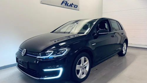 VOLKSWAGEN GOLF ELECTRIC 136HK ACTIVE INFO/NAVI/ACC/DYNAUDIO