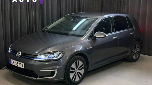VOLKSWAGEN GOLF 136HK Exclusive Digitaltdisplay/Skinn/ACC/Kamera/Norsk