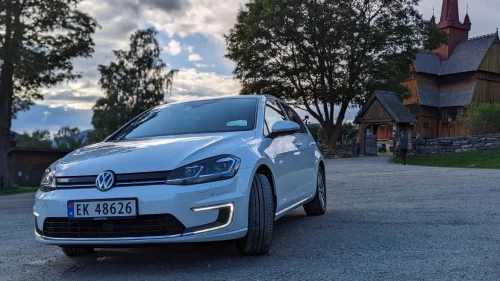 VOLKSWAGEN GOLF 136hk