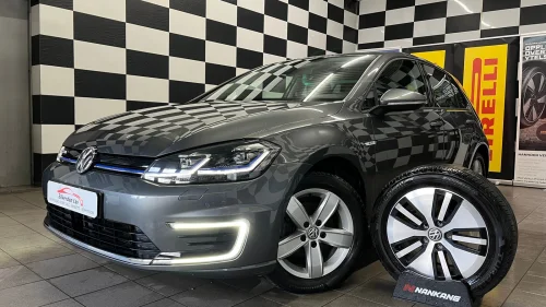 VOLKSWAGEN GOLF E-GOLF*100KW*300KM*NORSK*1-EIER*LAV KM*/EXCLUSIVE/*ALT+