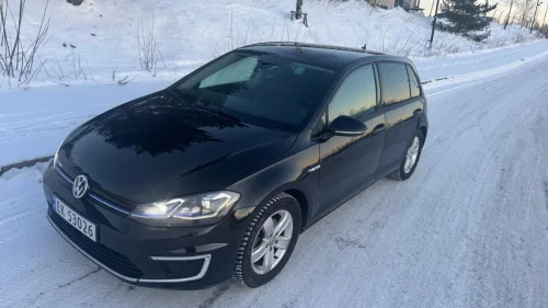 VOLKSWAGEN GOLF adaptiv cruisekontroll ryggekamera varmepumpe