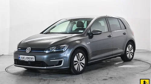 VOLKSWAGEN GOLF SKINN VARMER KAMERA NAVI SERVICE