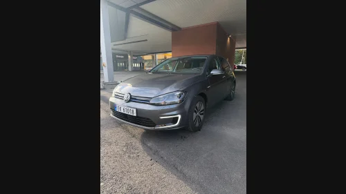VOLKSWAGEN GOLF 300 km, skinn