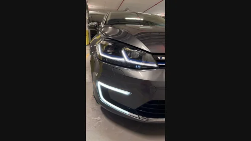 VOLKSWAGEN GOLF E-GOLF EXCLUSIVE 300KM SKINN LED ACTIVE INFO ACC KAMERA