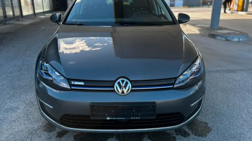 VOLKSWAGEN GOLF 300Km Exclusive Skinn Acc Kam DigDis LED