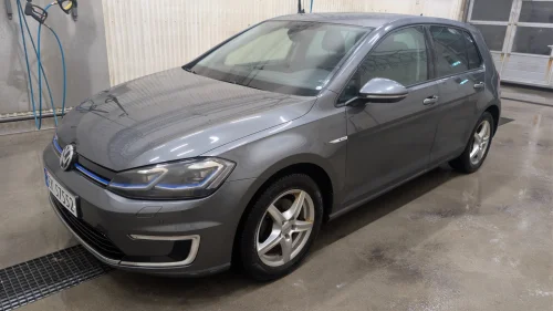 VOLKSWAGEN GOLF eGolf