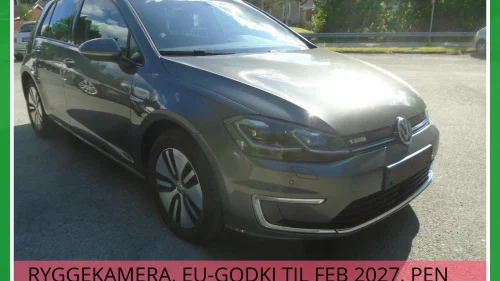 VOLKSWAGEN GOLF 136 HK 300 KM SOLGT NY I NORGE, 6 MND GARANTI, 1. EIER