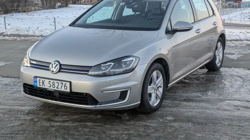 VOLKSWAGEN GOLF