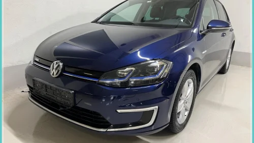 VOLKSWAGEN GOLF 100 KW - ACC - BT - NAVI - DAB+ - R.KAMERA - CARPLAY+++