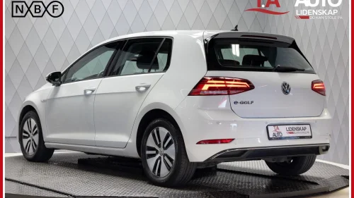VOLKSWAGEN GOLF 136HK 300KM ACC VARMEPUMPE KAMERA NORSK +++
