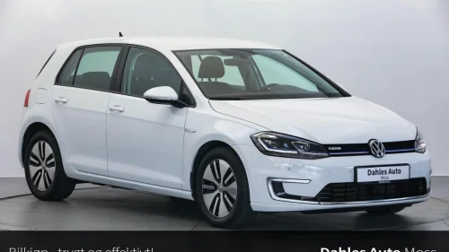 VOLKSWAGEN GOLF 136hk 300km/R.Kamera/Navi/CarPlay
