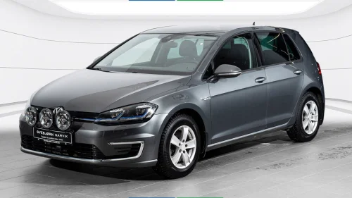 VOLKSWAGEN GOLF E-golf 136 hk //Skinn//Ryggekamera//Keyless//Led