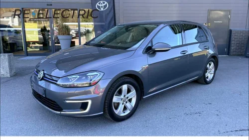 VOLKSWAGEN GOLF Skinn I Apple CarPlay I Navi I Lav km I Garanti