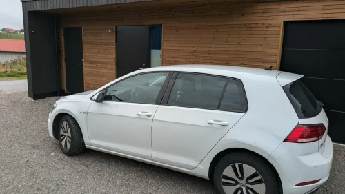 VOLKSWAGEN GOLF E-Golf 136 HK