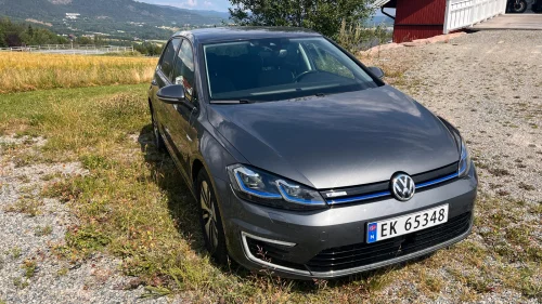 VOLKSWAGEN GOLF