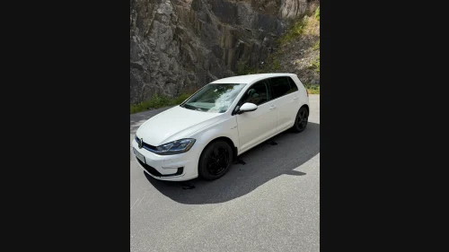 VOLKSWAGEN GOLF Lav km, skinn, V.Pumpe, ACC, R.Kamera, 1 Eier!